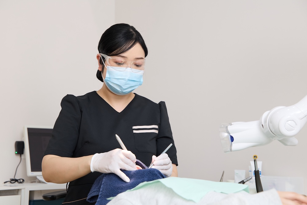 お口全体を丁寧に確認し、変化を見逃さないケア